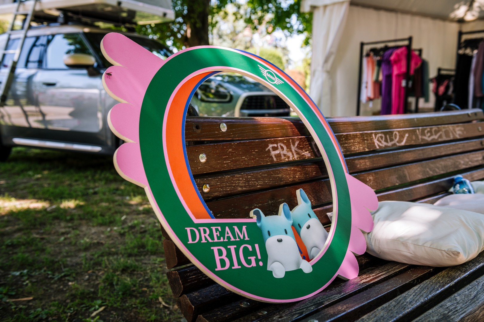 MINI Srbija podržao treći Festival uličnih pasa
